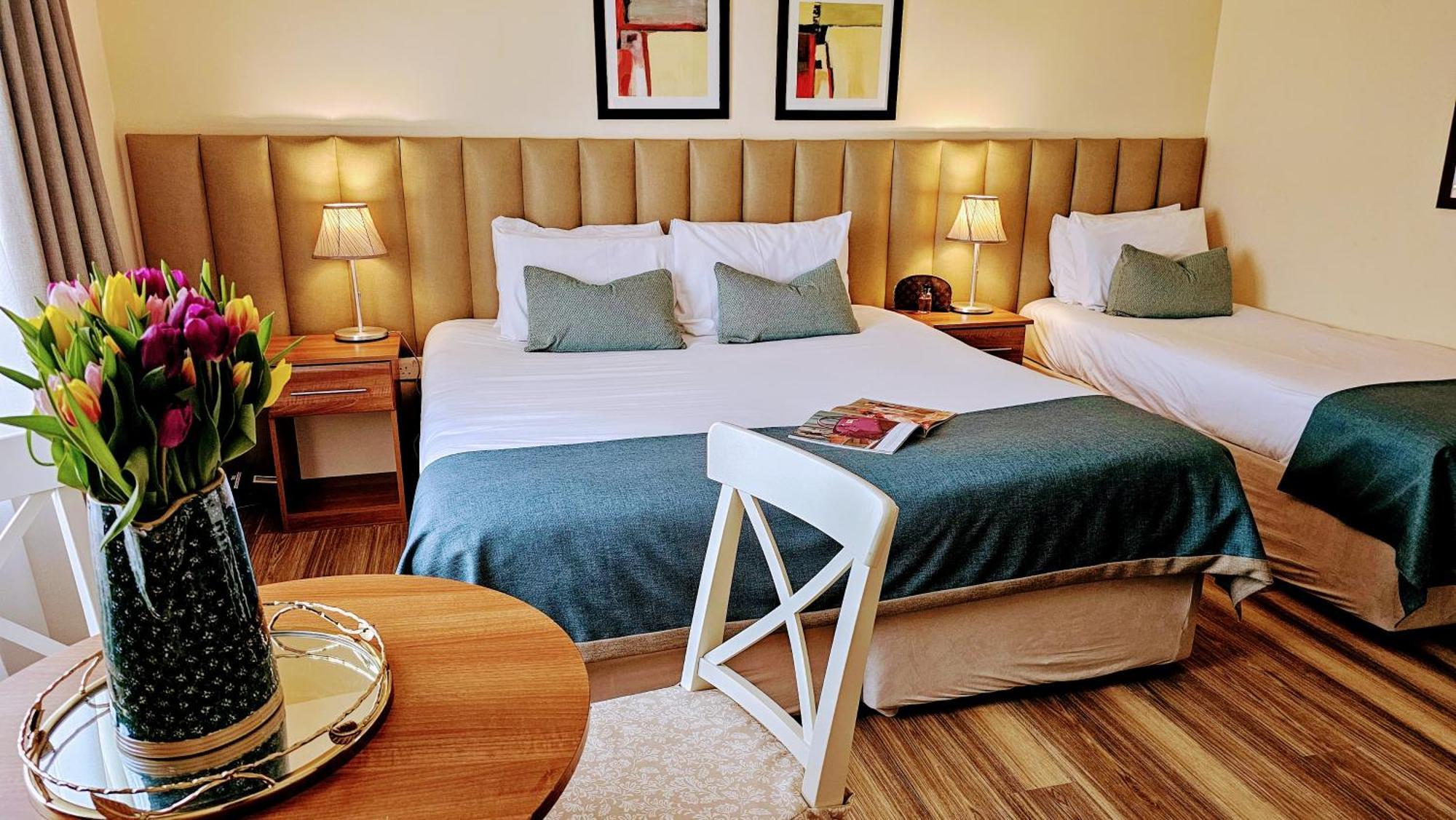 Moycarn Lodge & Marina บัลลินาสโล ภายนอก รูปภาพ